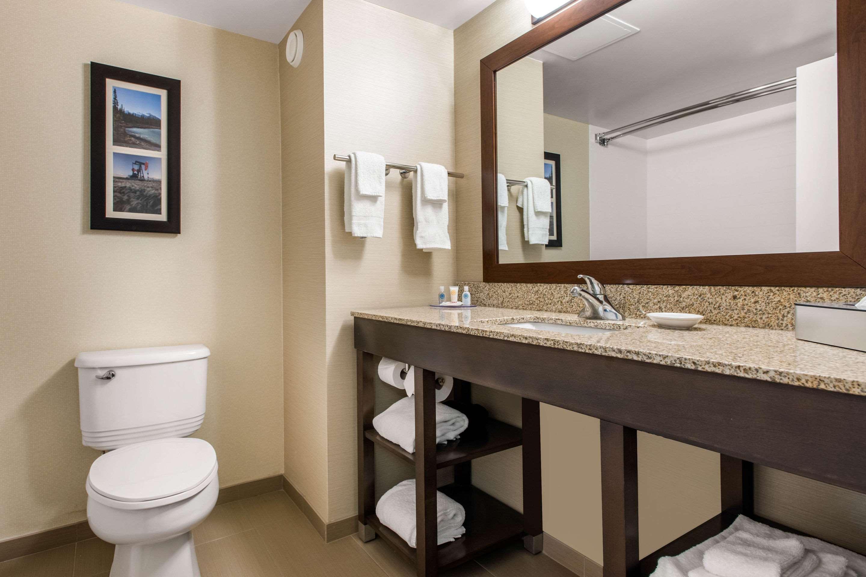 Comfort Inn & Suites Ред-Дір Екстер'єр фото