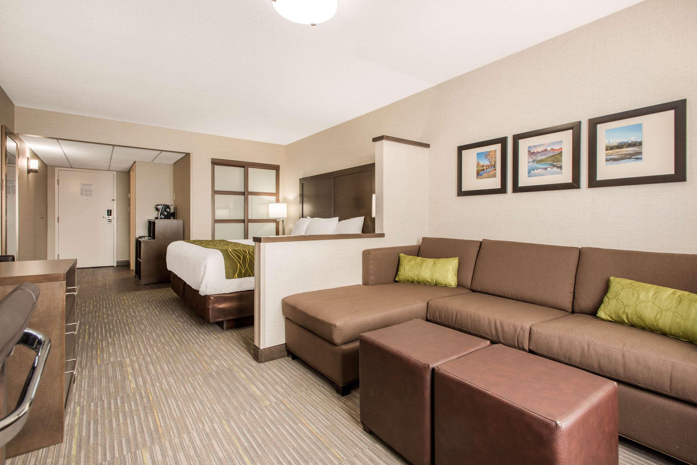 Comfort Inn & Suites Ред-Дір Екстер'єр фото