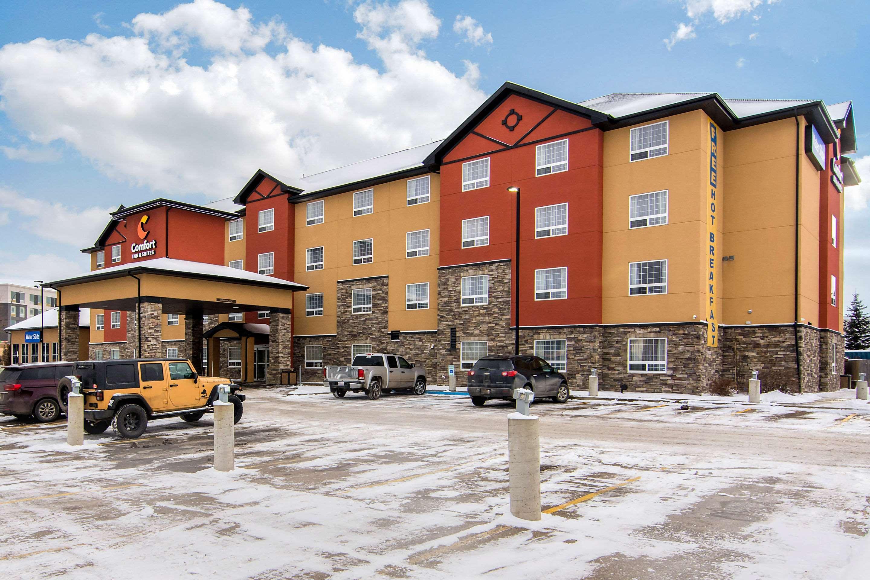 Comfort Inn & Suites Ред-Дір Екстер'єр фото