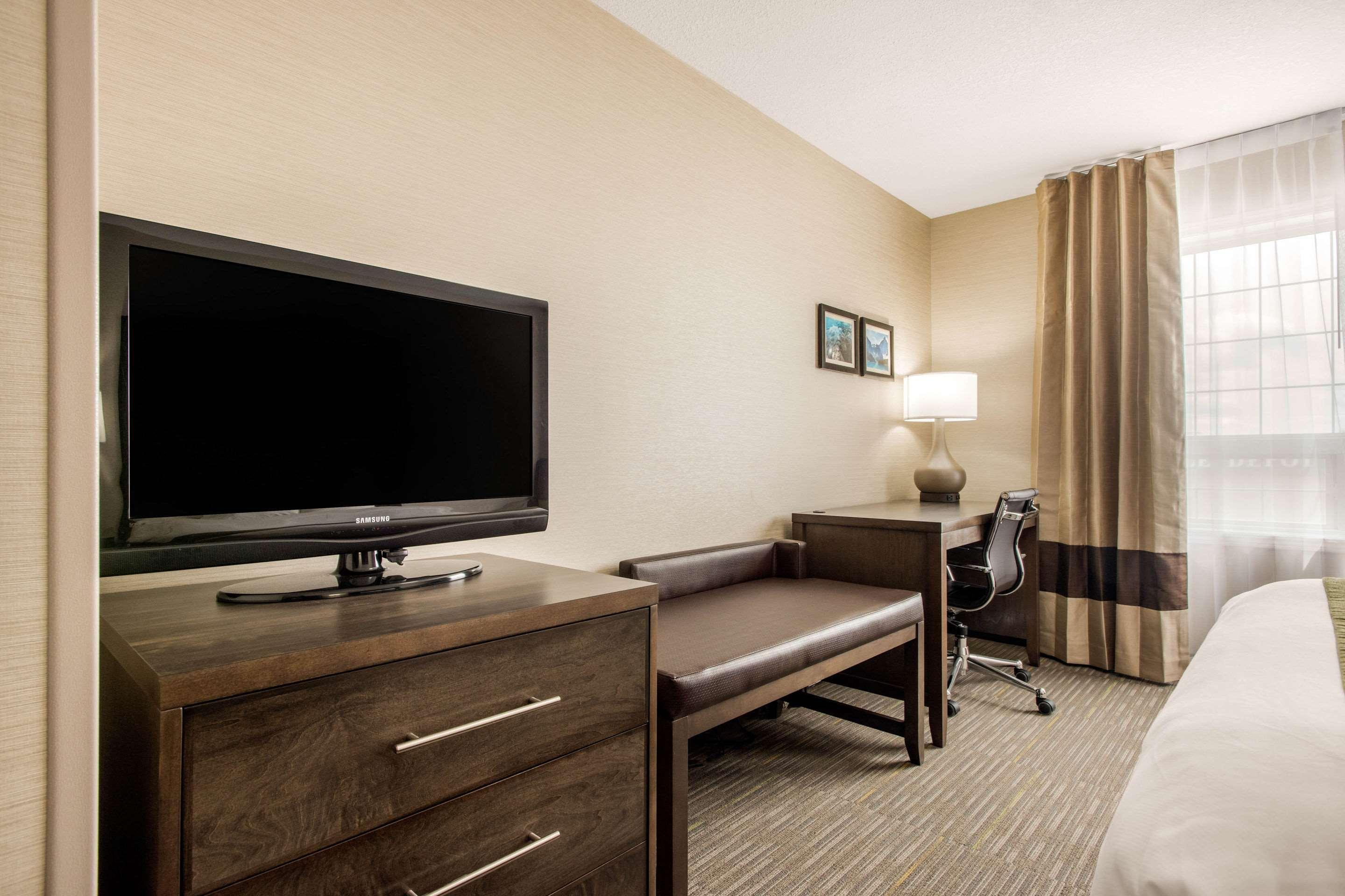 Comfort Inn & Suites Ред-Дір Екстер'єр фото
