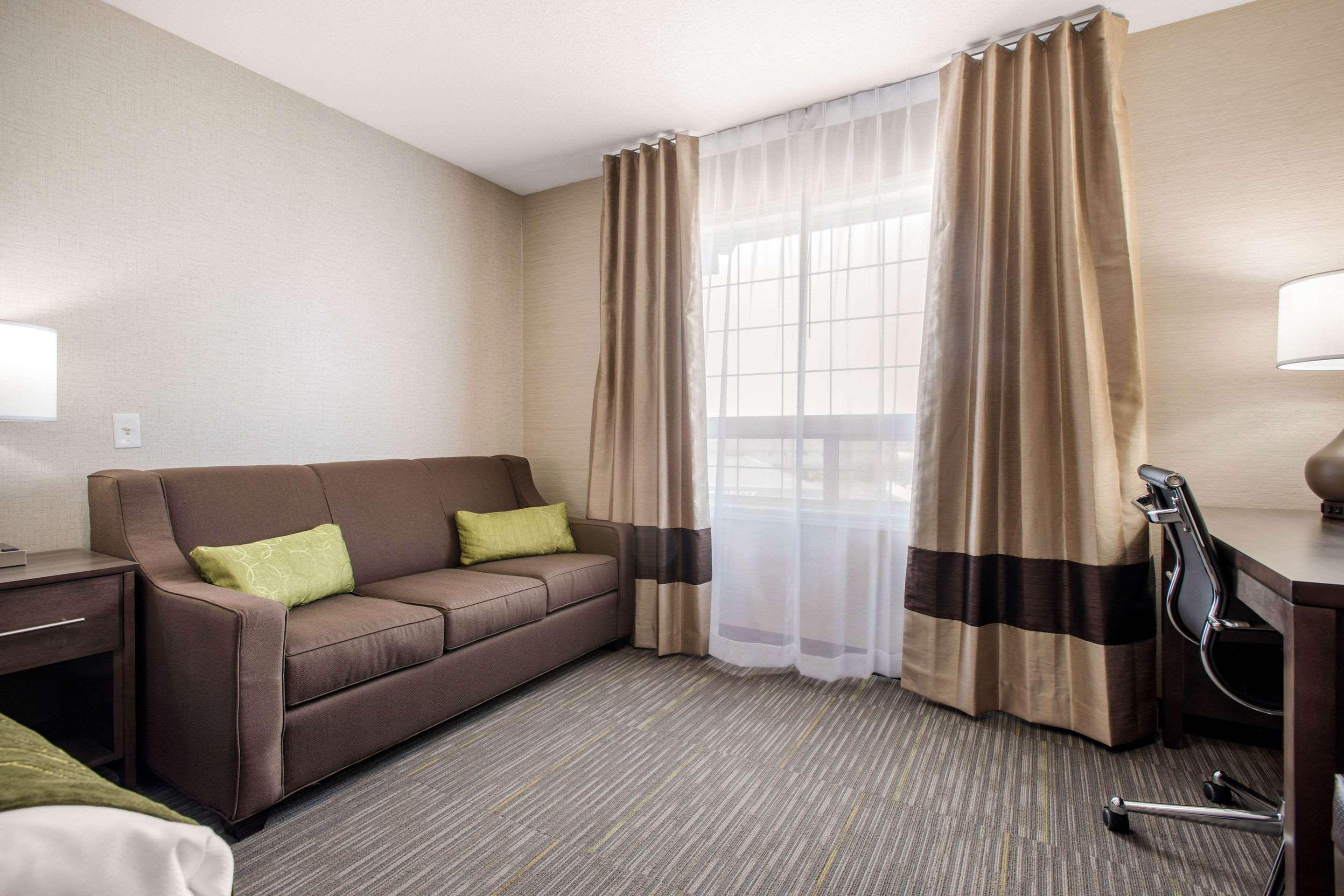 Comfort Inn & Suites Ред-Дір Екстер'єр фото