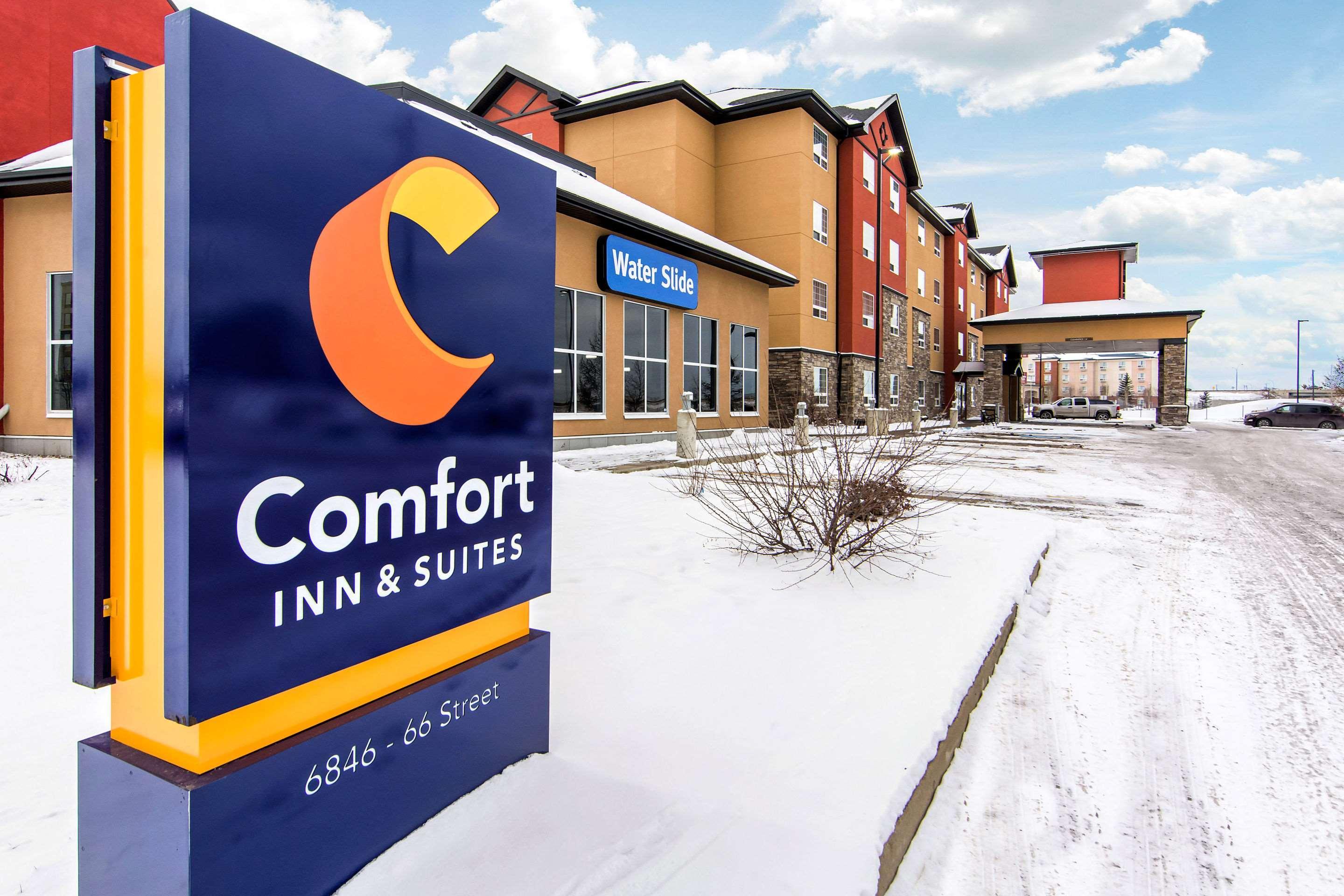 Comfort Inn & Suites Ред-Дір Екстер'єр фото