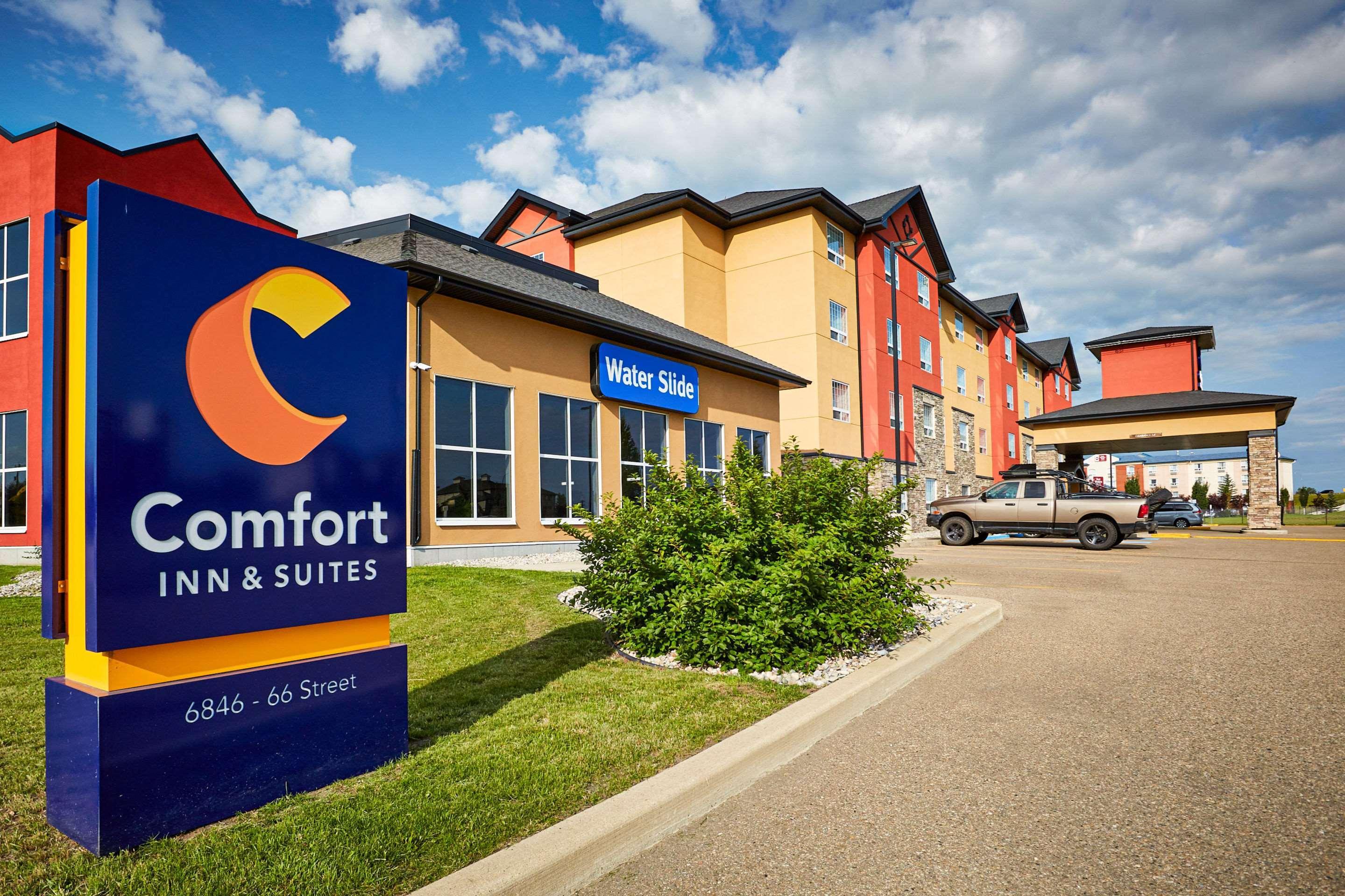 Comfort Inn & Suites Ред-Дір Екстер'єр фото