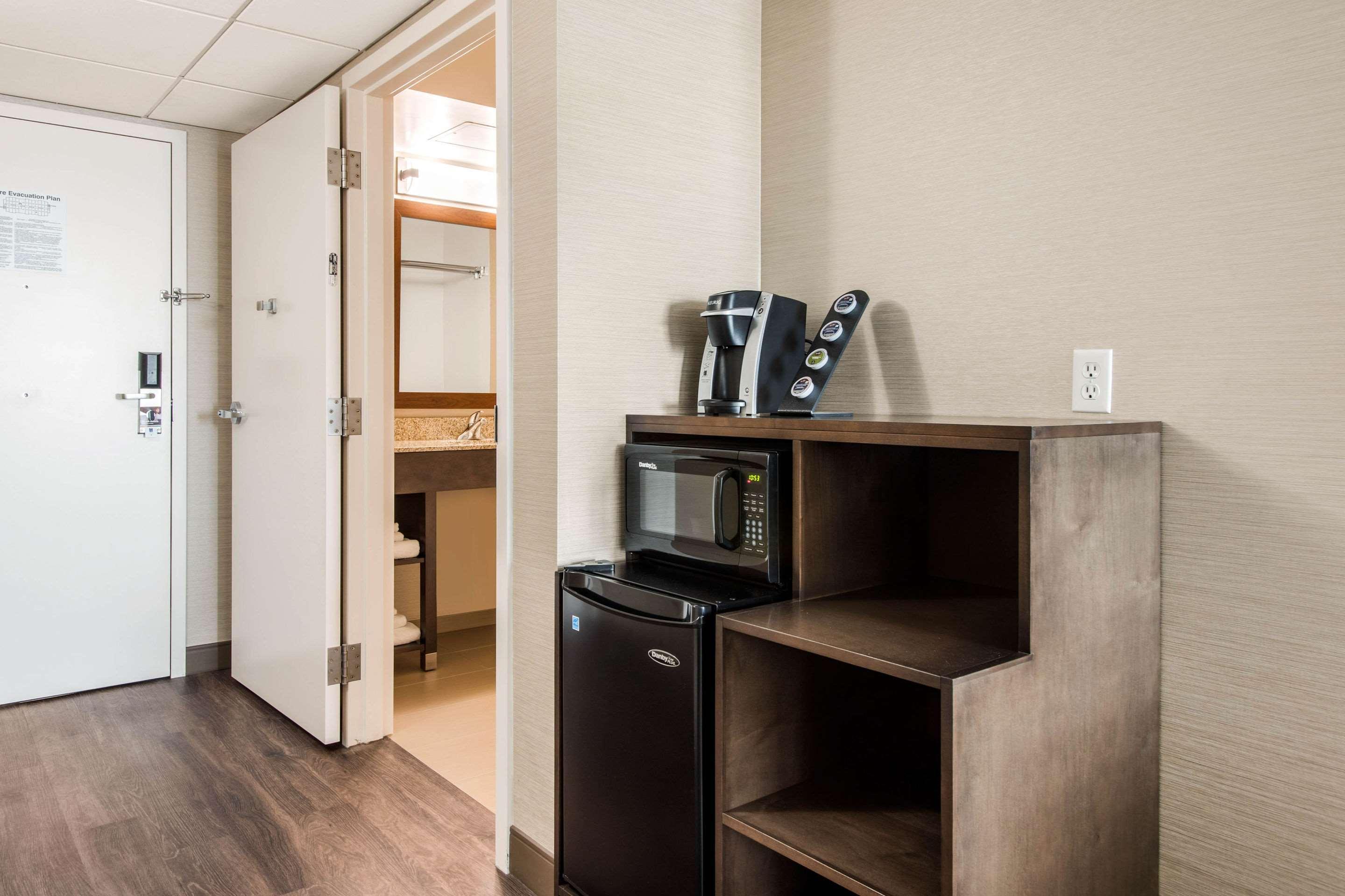 Comfort Inn & Suites Ред-Дір Екстер'єр фото
