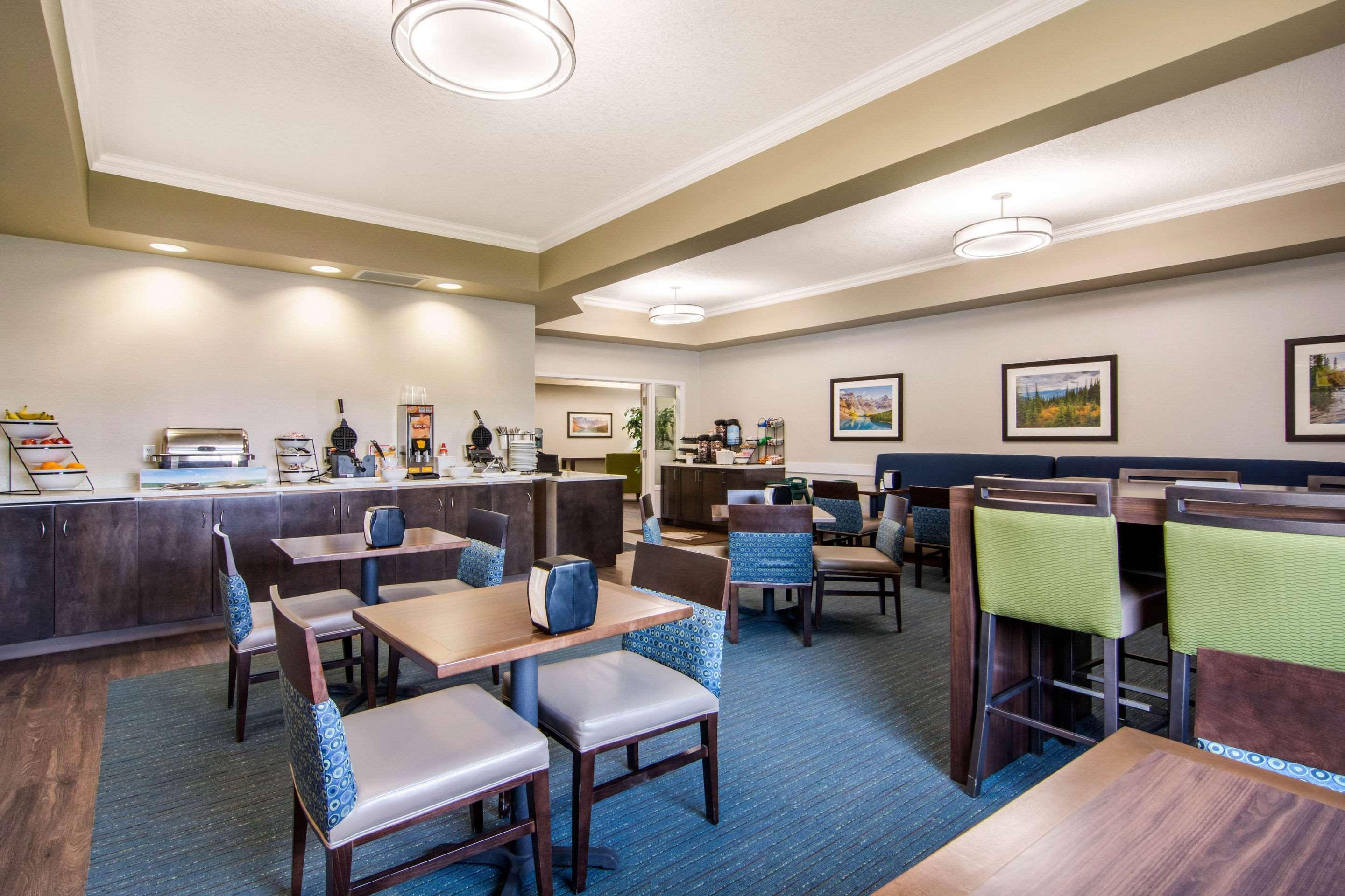 Comfort Inn & Suites Ред-Дір Екстер'єр фото