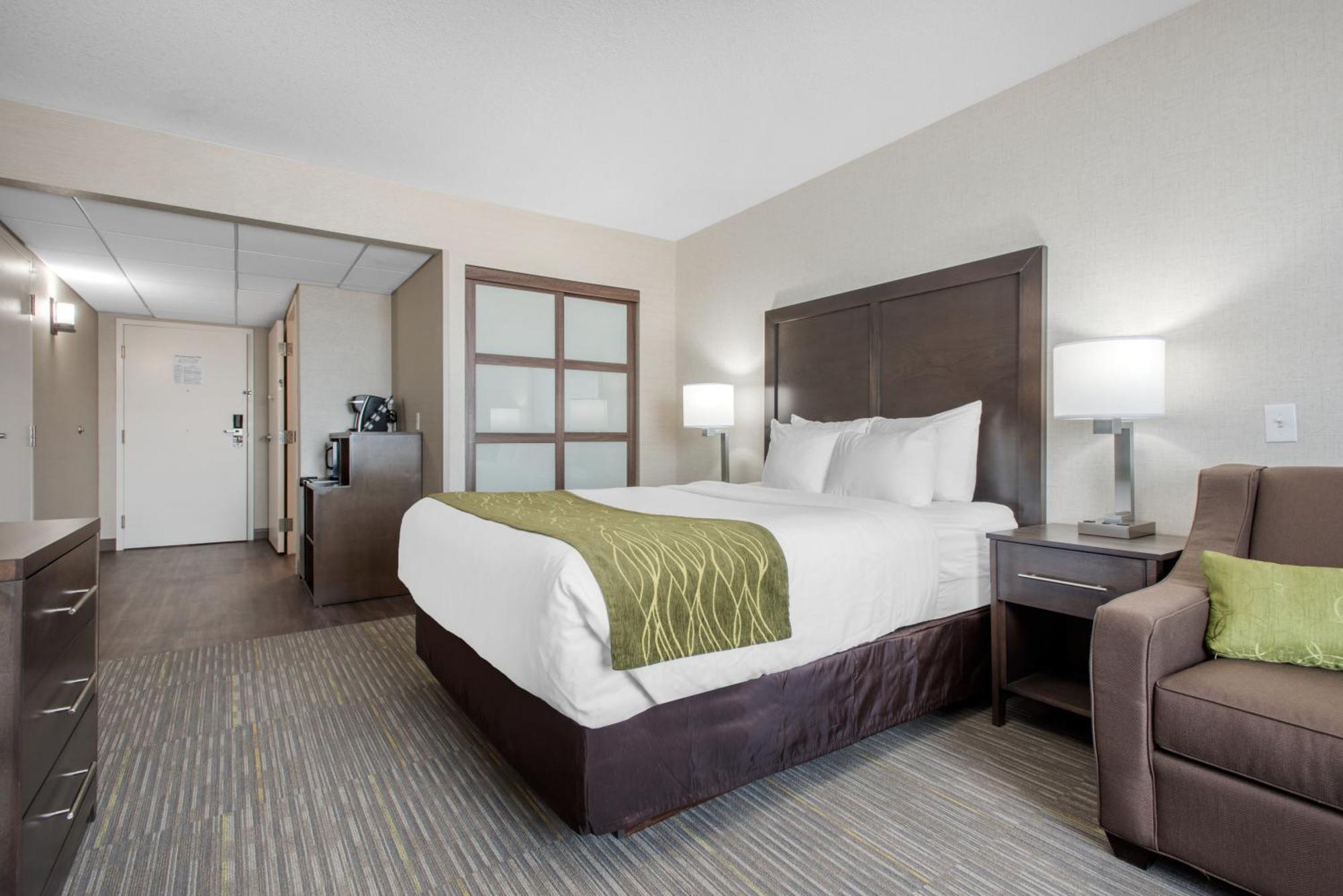 Comfort Inn & Suites Ред-Дір Екстер'єр фото