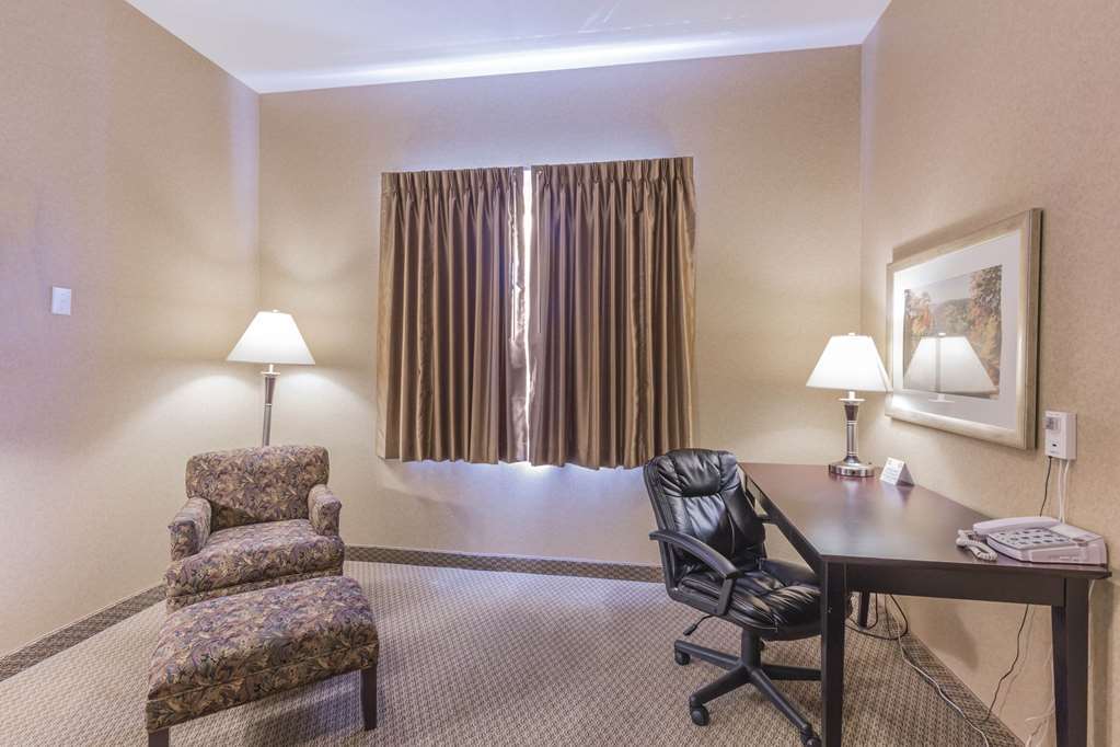 Comfort Inn & Suites Ред-Дір Номер фото