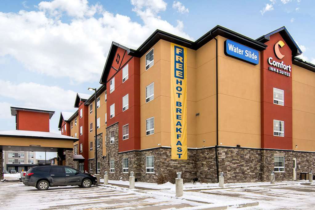 Comfort Inn & Suites Ред-Дір Екстер'єр фото